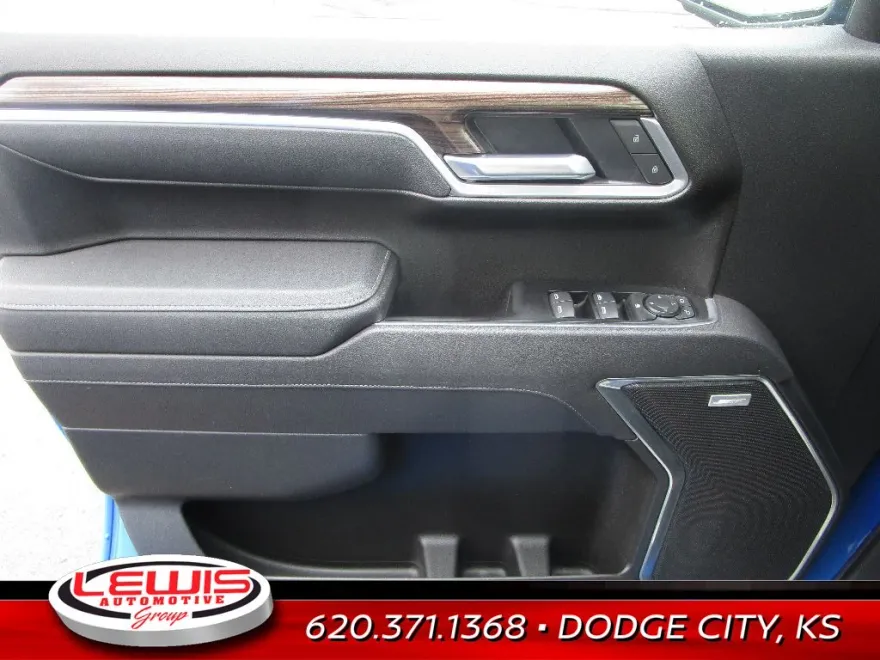 2025 Chevrolet Silverado 1500 RST photo 1