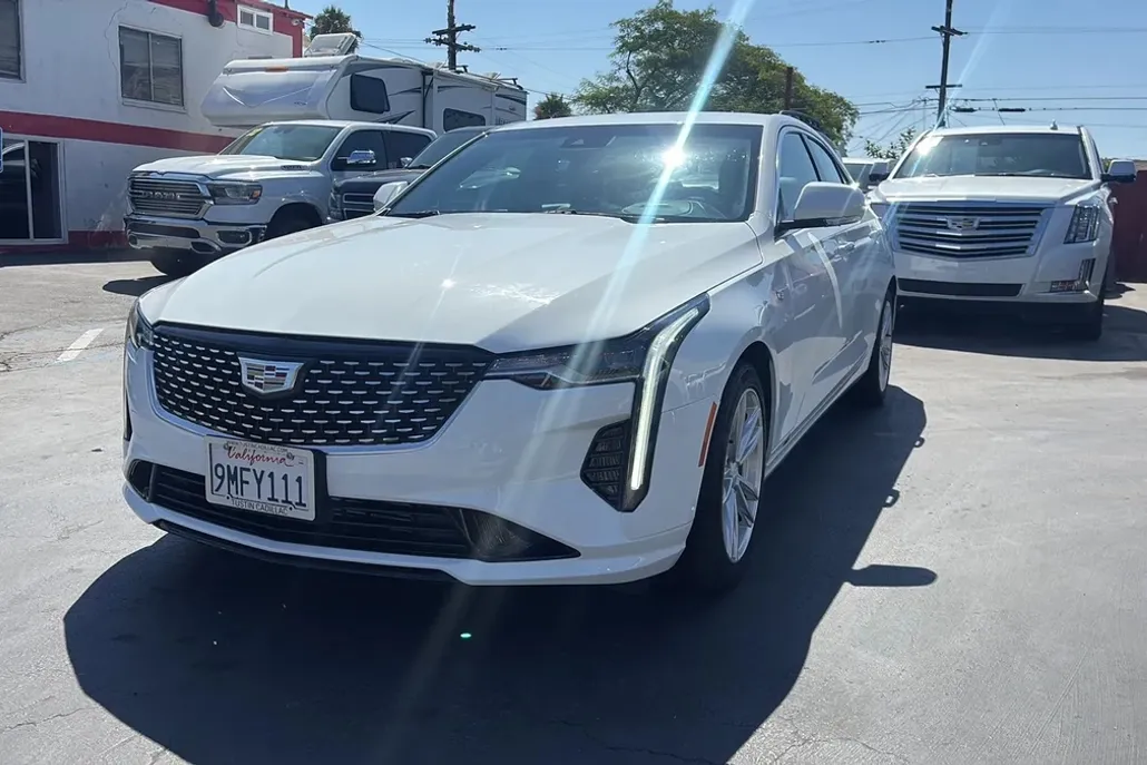 2024 Cadillac CT4 Luxury photo 1