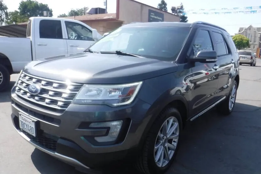 2016 Ford Explorer Limited photo 1