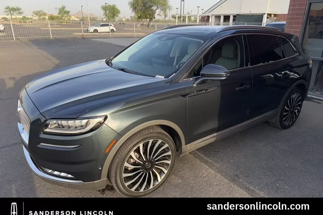 2022 Lincoln Nautilus Black Label photo 1