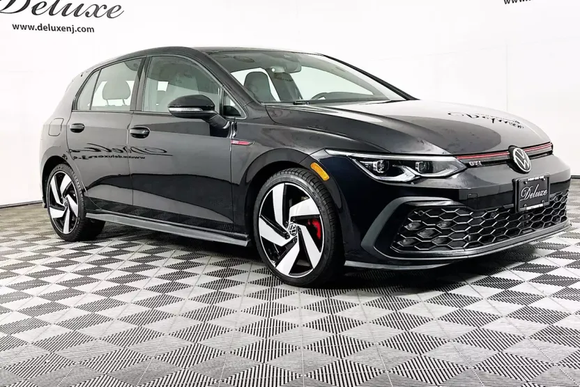 2023 Volkswagen Golf GTI TSI photo 1