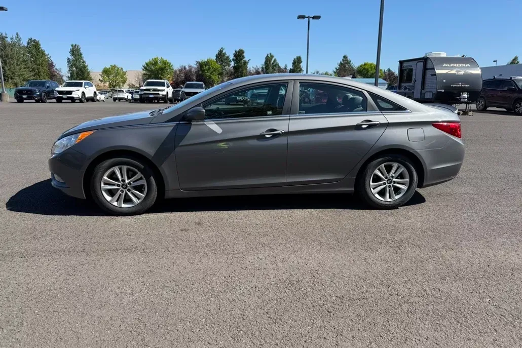 2013 Hyundai Sonata GLS photo 1