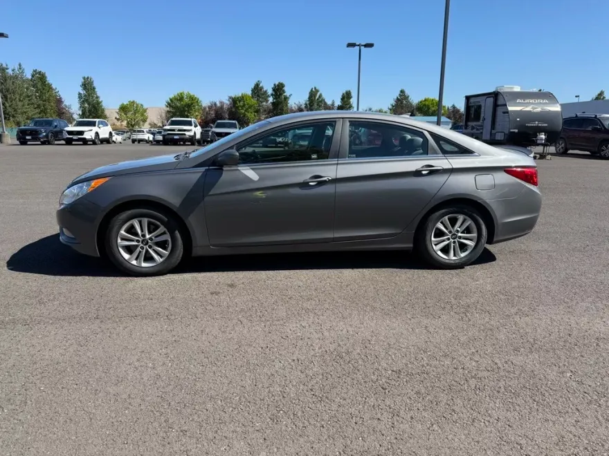 2013 Hyundai Sonata GLS photo 1