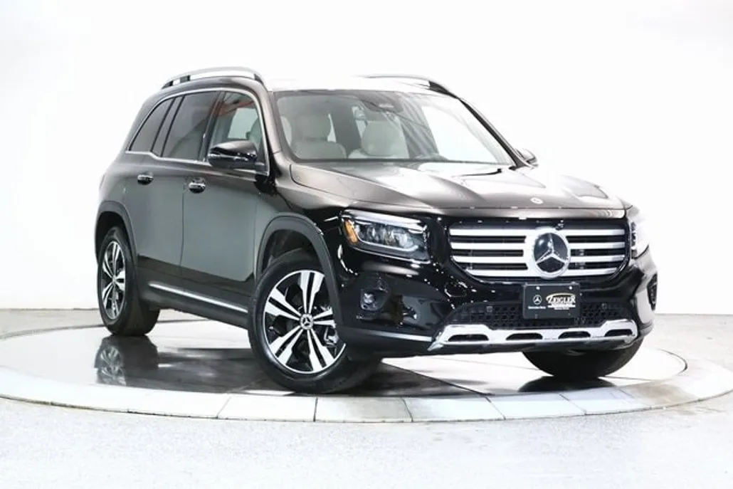 2025 Mercedes Benz GLB 250 4MATIC photo 1