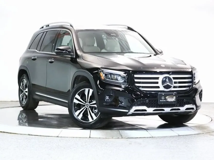 2025 Mercedes Benz GLB 250 4MATIC photo 1