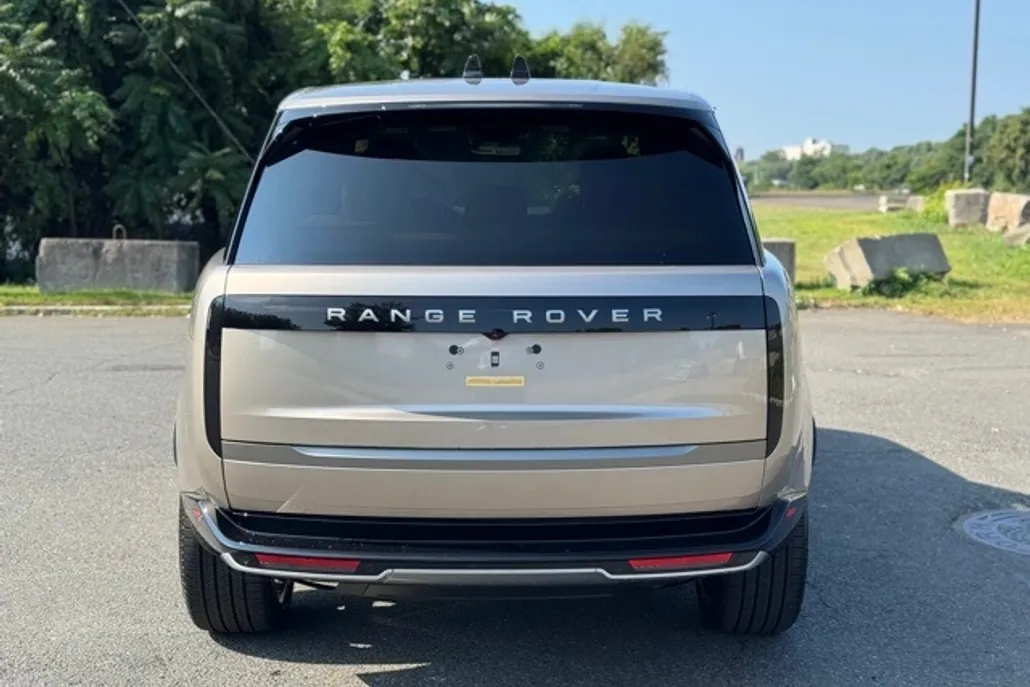 2025 Land Rover Range Rover SE photo 1