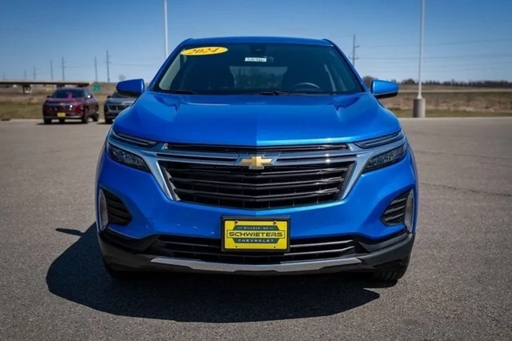 2024 Chevrolet Equinox LT photo 1