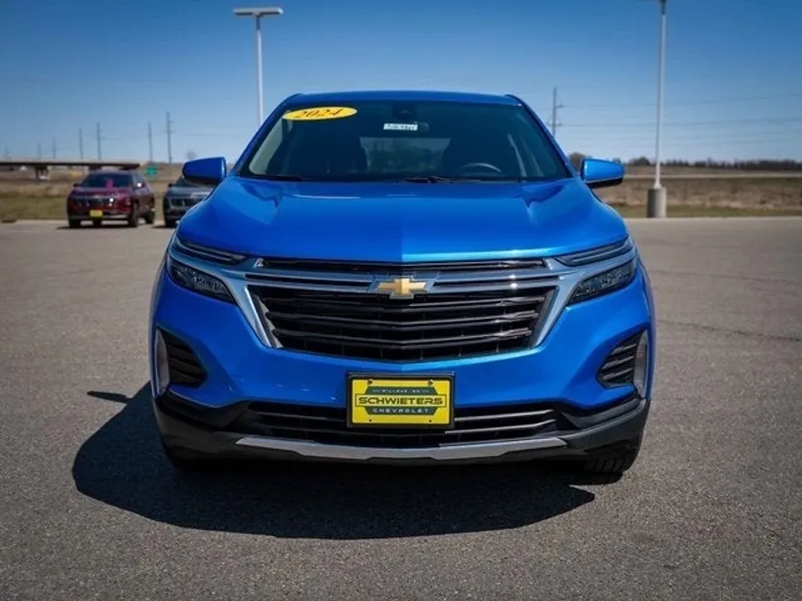 2024 Chevrolet Equinox LT photo 1