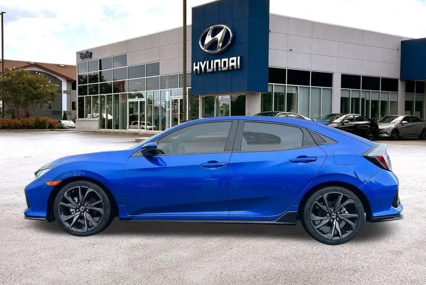 2018 Honda Civic Sport Touring photo 1