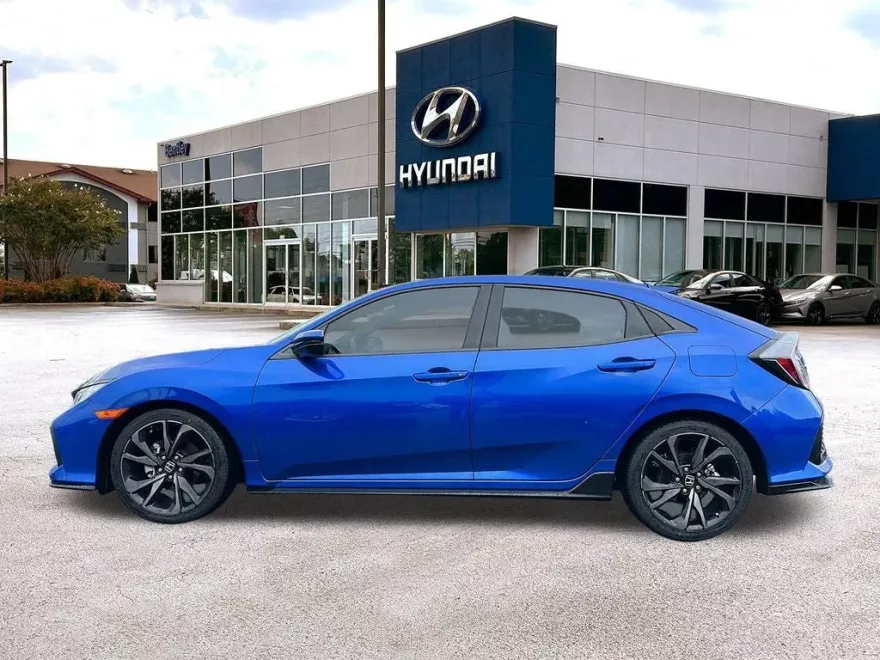 2018 Honda Civic Sport Touring photo 1