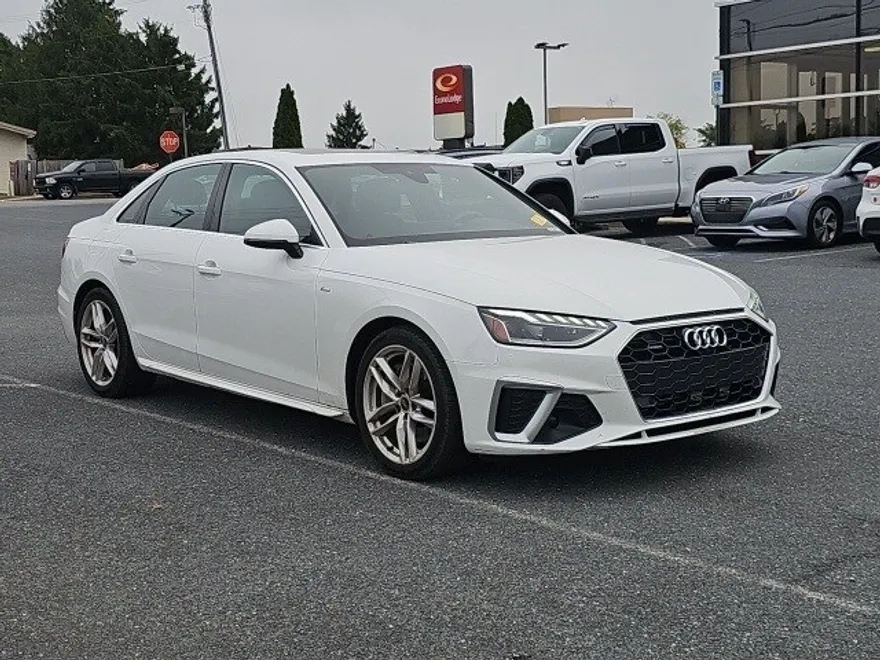 2022 Audi A4 45 S line Premium Plus photo 1