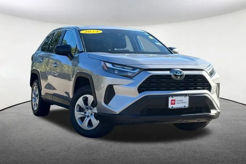 2024 Toyota RAV4 LE photo 1