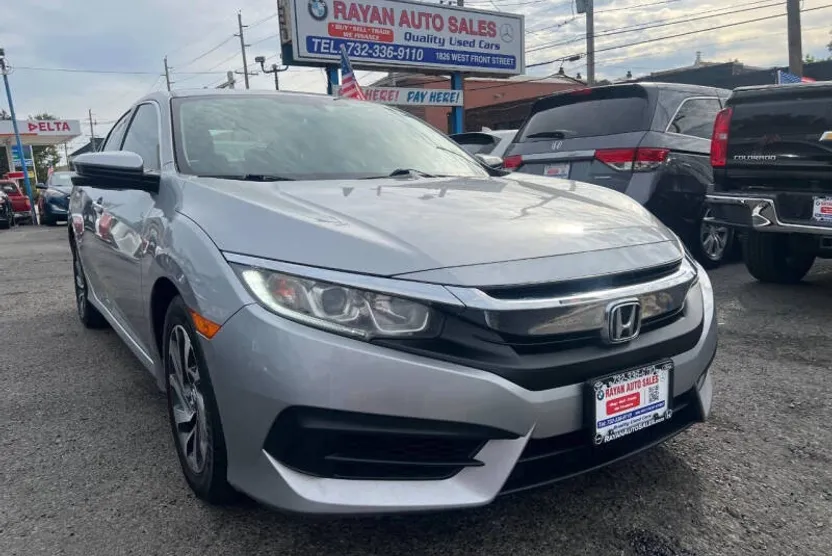 2018 Honda Civic EX photo 1