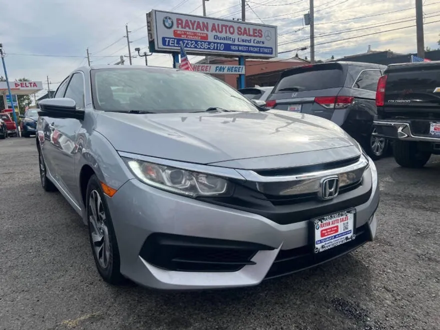 2018 Honda Civic EX photo 1