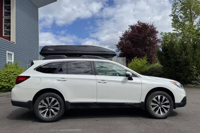 2015 Subaru Outback 2.5i Limited photo 1