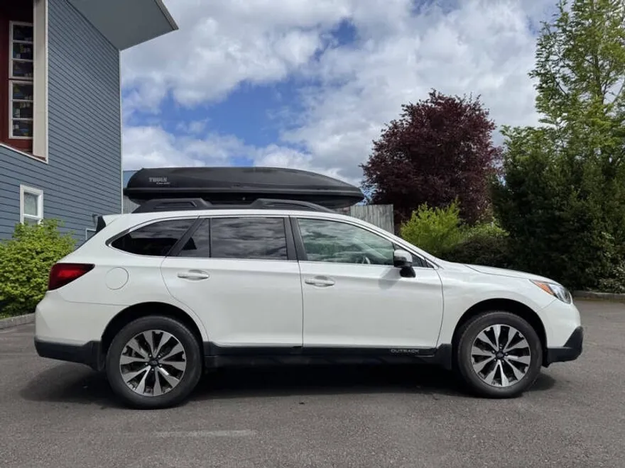 2015 Subaru Outback 2.5i Limited photo 1