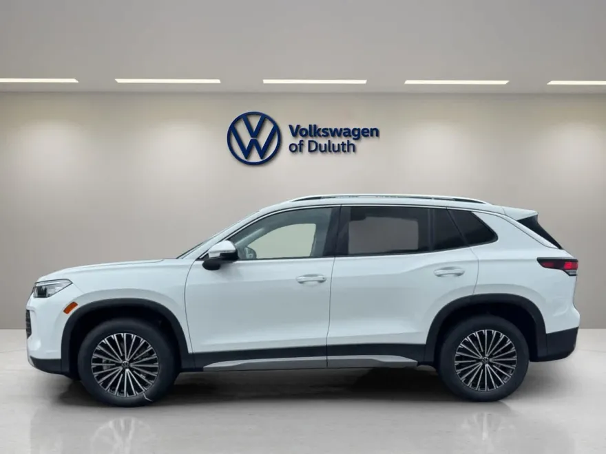 2025 Volkswagen Tiguan S photo 1