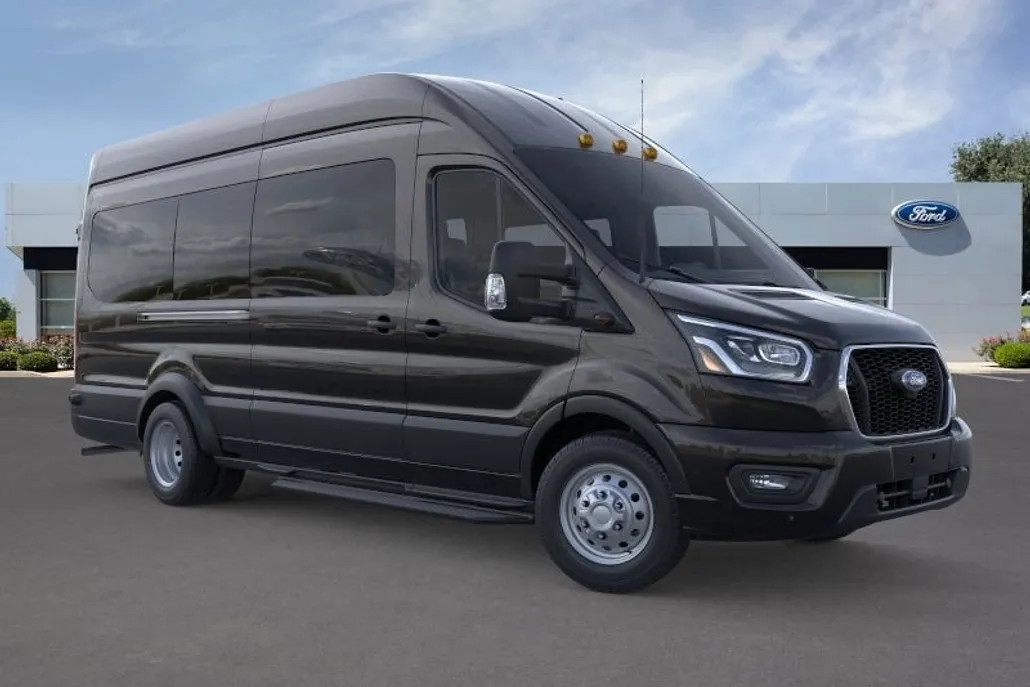 2024 Ford Transit Passenger XLT photo 1