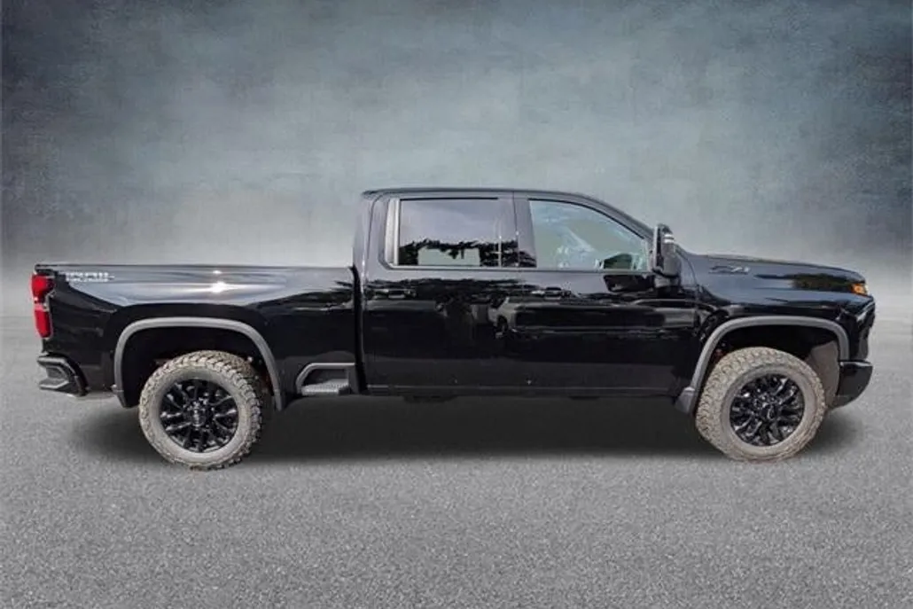 2026 Chevrolet Silverado 2500HD LTZ photo 1