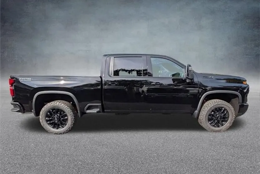 2026 Chevrolet Silverado 2500HD LTZ photo 1