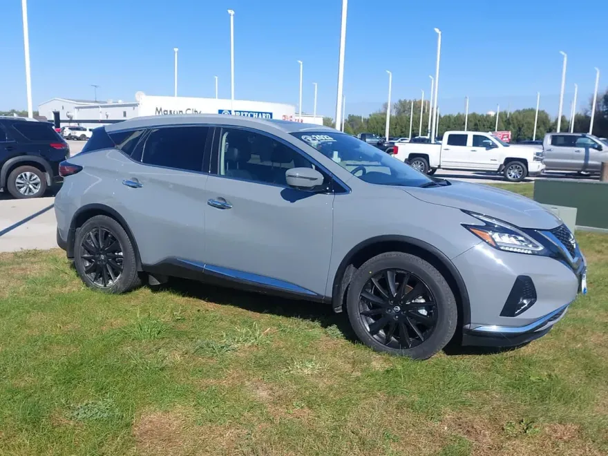 2023 Nissan Murano Platinum photo 1