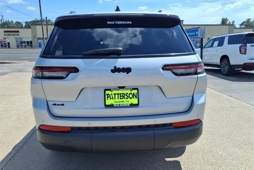2024 Jeep Grand Cherokee Altitude photo 1