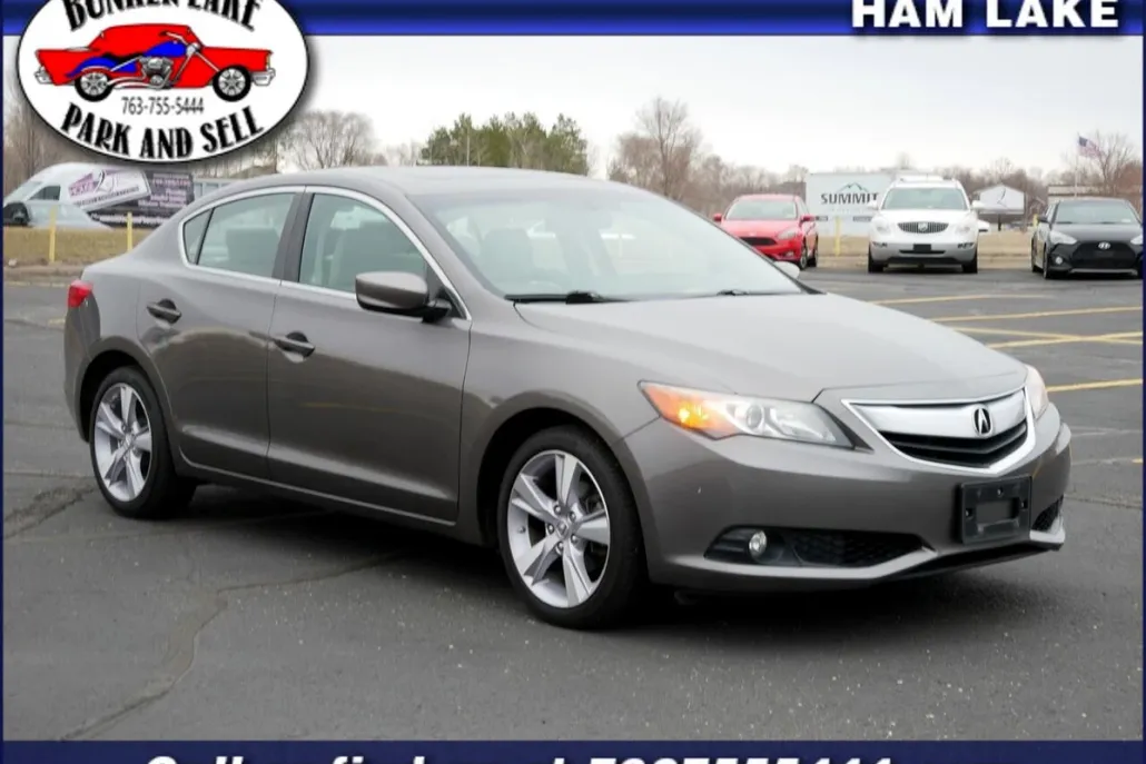 2013 Acura ILX 2.0L Premium photo 1