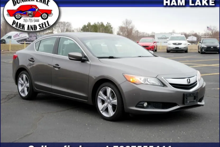 2013 Acura ILX 2.0L Premium photo 1
