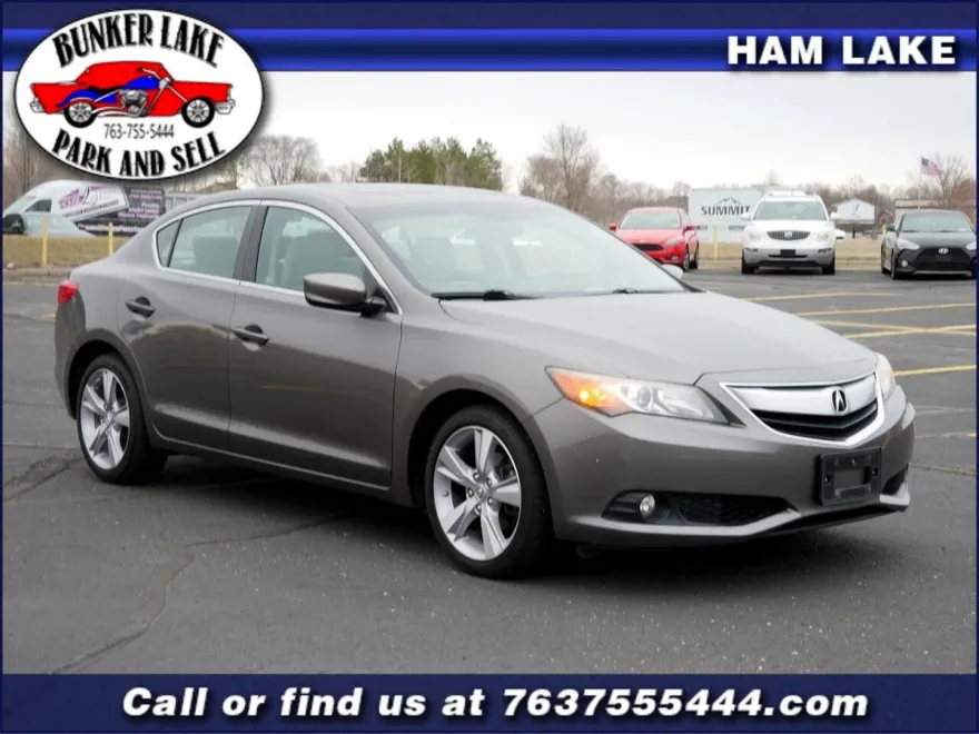 2013 Acura ILX 2.0L Premium photo 1