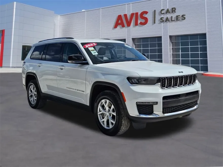 2023 Jeep Grand Cherokee Limited photo 1