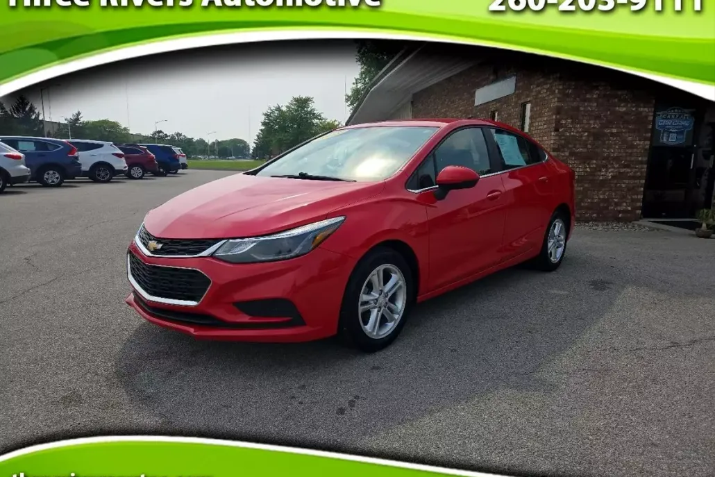 2018 Chevrolet Cruze LT photo 1