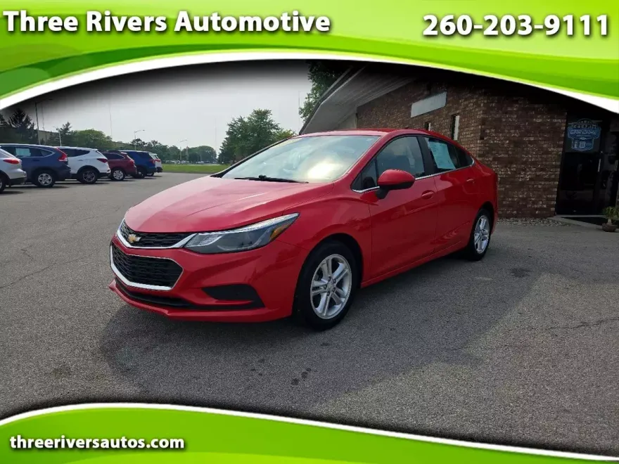 2018 Chevrolet Cruze LT photo 1