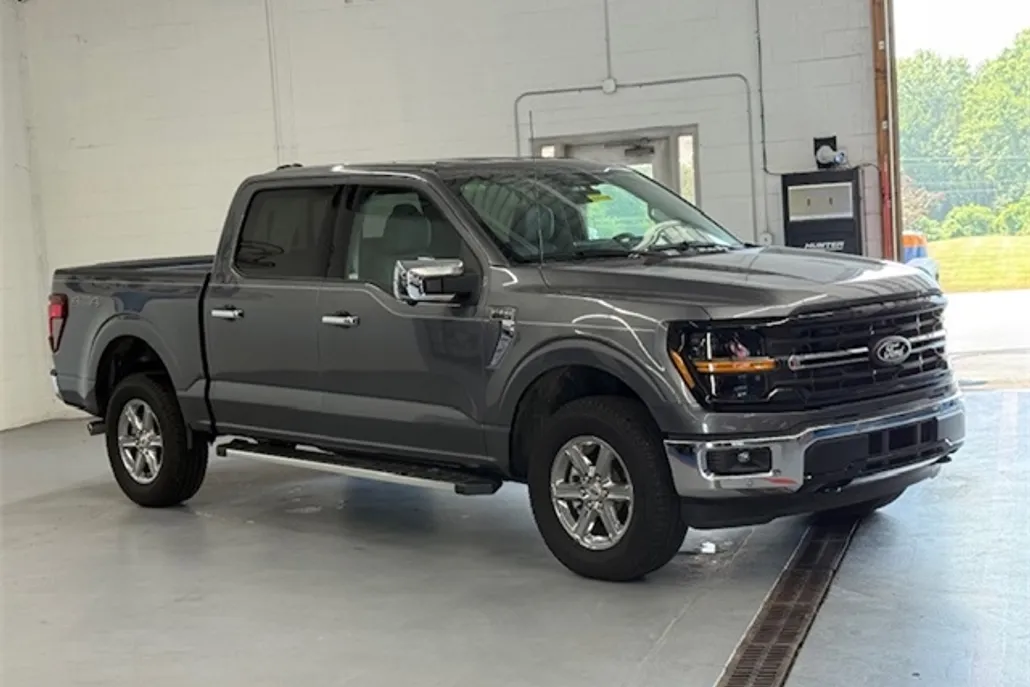 2024 Ford F-150 XLT photo 1