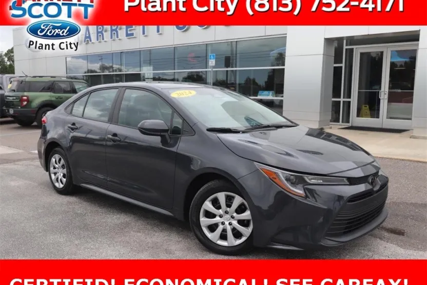 2024 Toyota Corolla LE photo 1