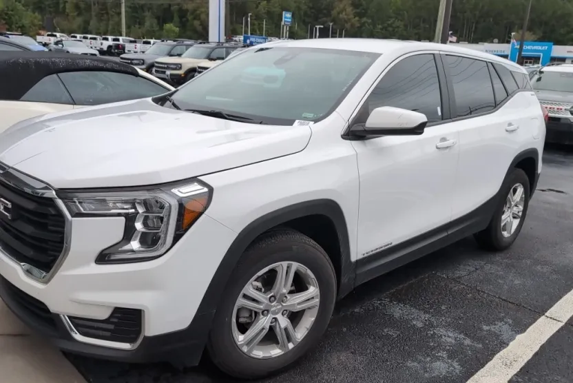 2024 Gmc Terrain SLE photo 1