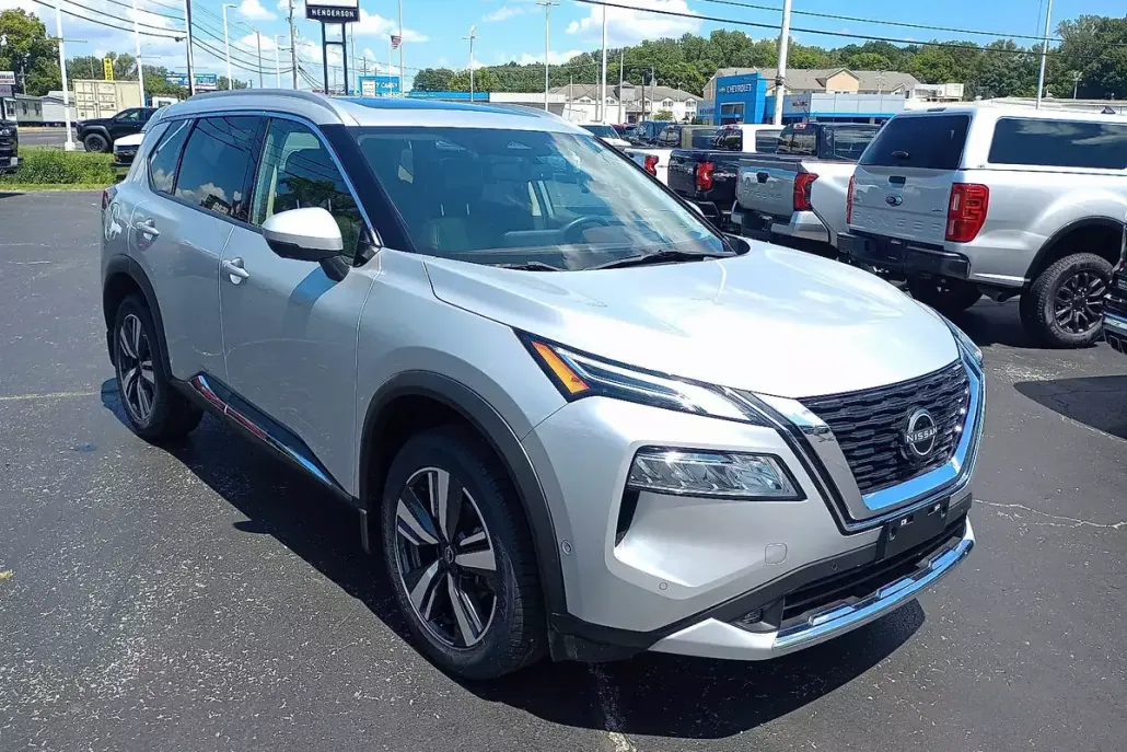 2022 Nissan Rogue Platinum photo 1