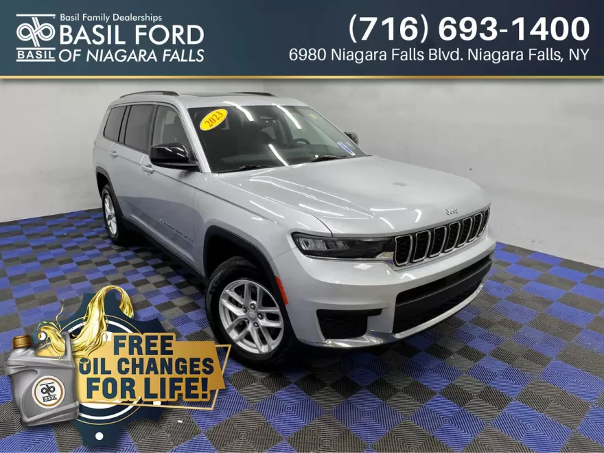2023 Jeep Grand Cherokee Laredo photo 1