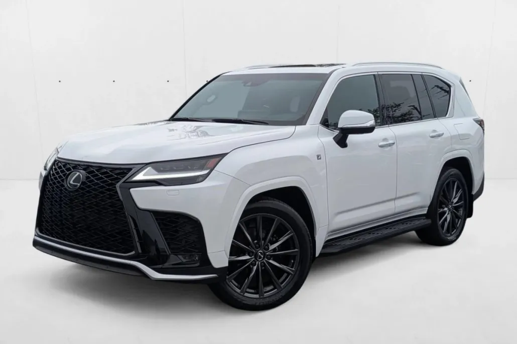 2023 Lexus LX 600 F SPORT photo 1