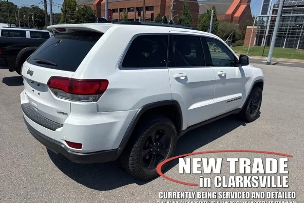 2021 Jeep Grand Cherokee Laredo photo 1