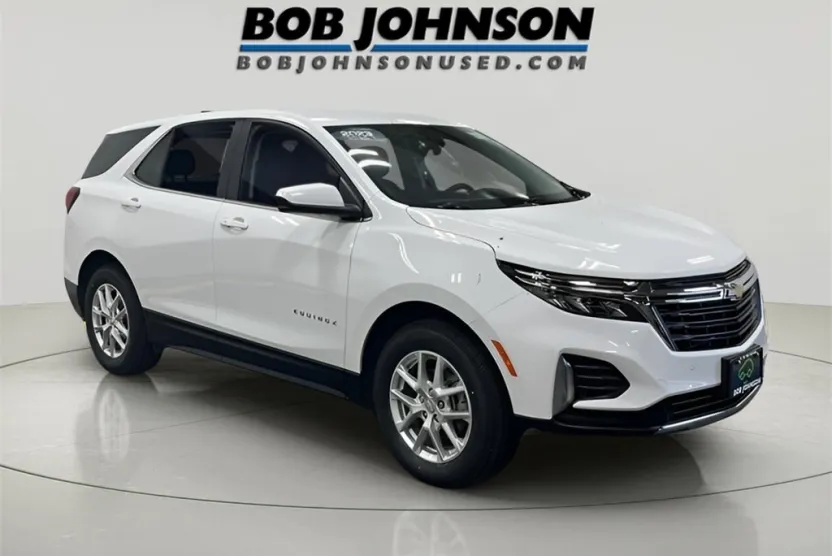 2023 Chevrolet Equinox LT photo 1