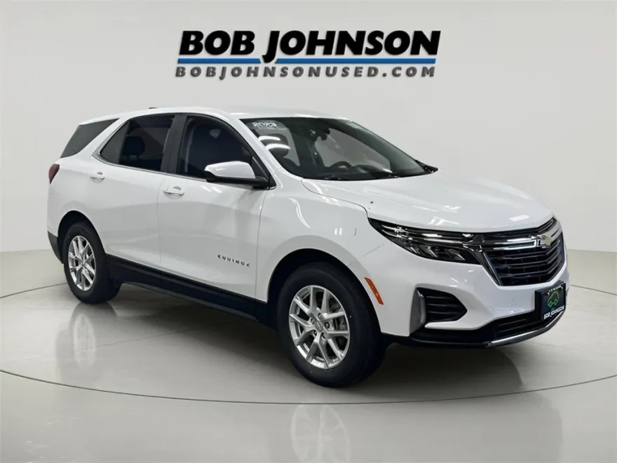 2023 Chevrolet Equinox LT photo 1