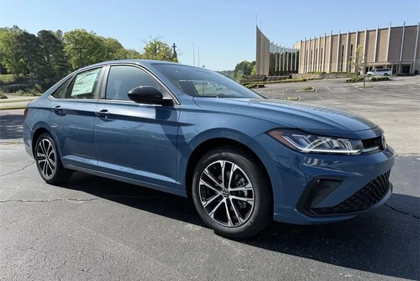 2026 Volkswagen Jetta Sport photo 1