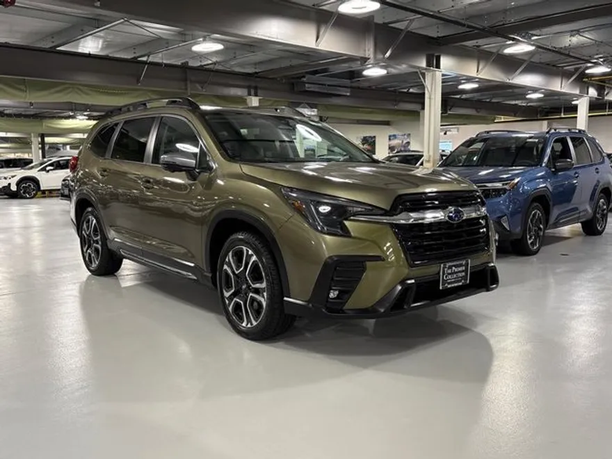 2023 Subaru Ascent Limited photo 1