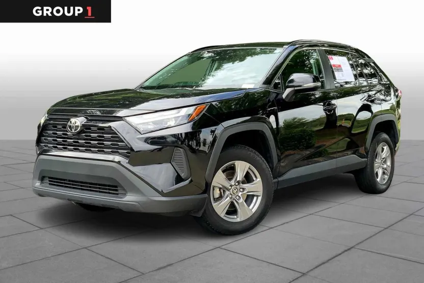 2024 Toyota RAV4 XLE photo 1