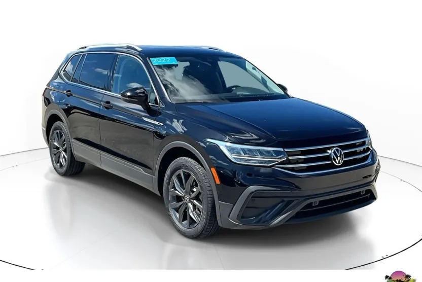 2022 Volkswagen Tiguan SE photo 1