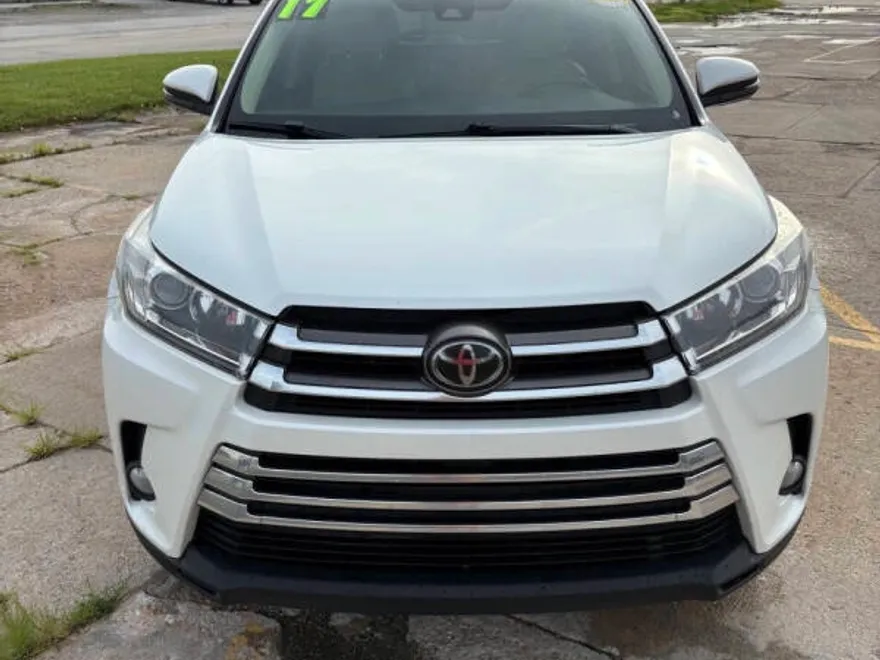 2017 Toyota Highlander Limited Platinum photo 1