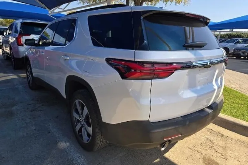 2023 Chevrolet Traverse Leather photo 1