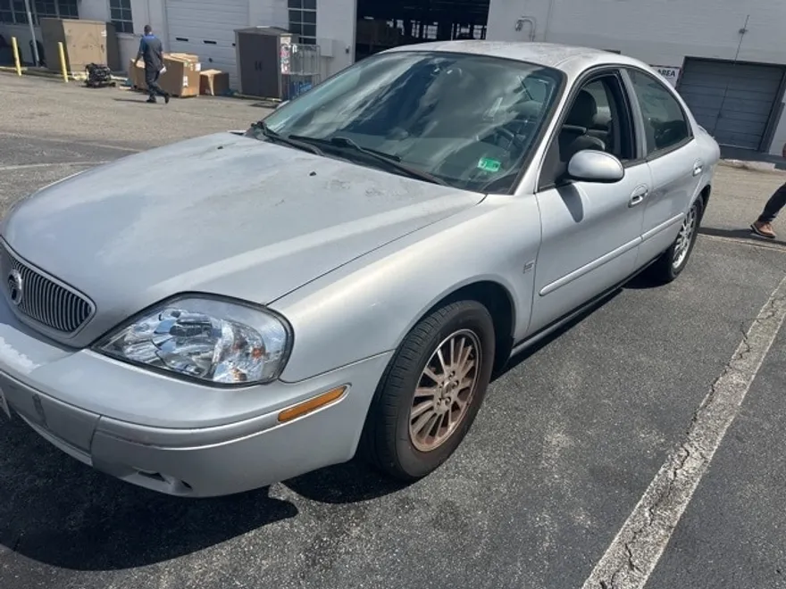 2005 Mercury Sable LS photo 1