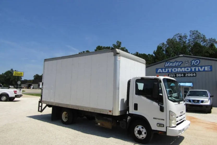2014 Isuzu NPR/NPR-HD photo 1
