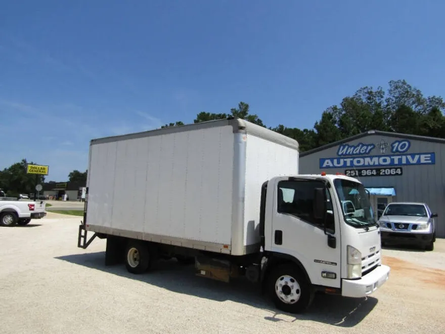 2014 Isuzu NPR/NPR-HD photo 1